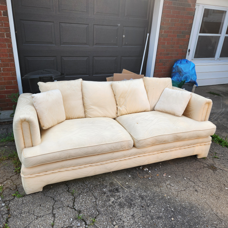#Free  Beige Sofas - photo 2