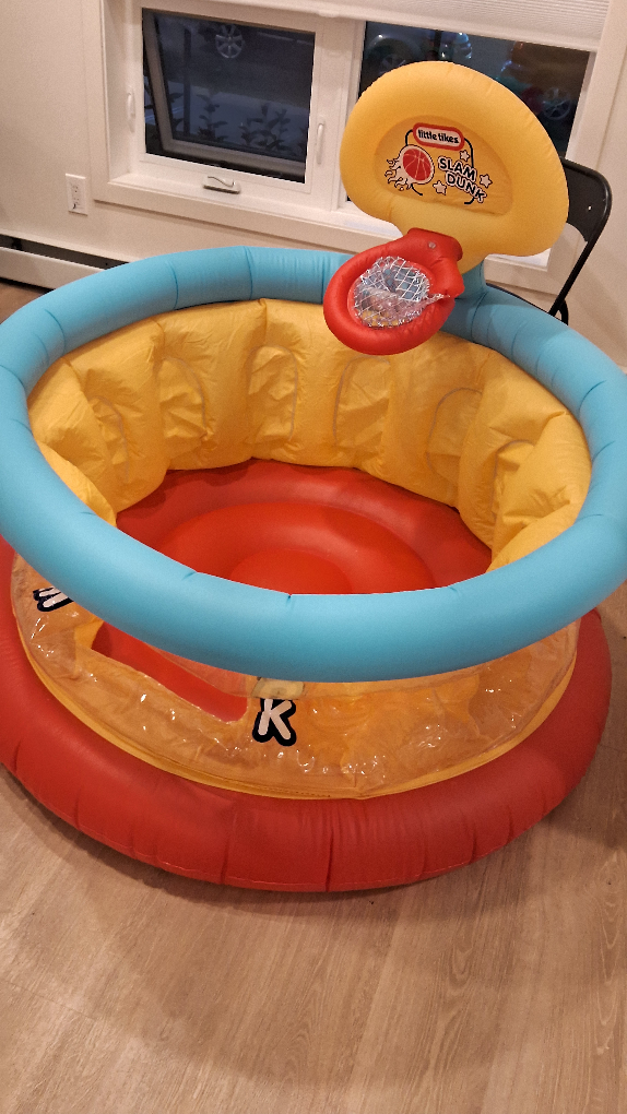 Little Tikes Slam Dunk Inflatable Play Centre