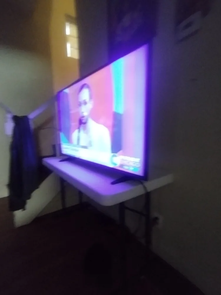 Insignia 50" Tv LED image indicator(3)