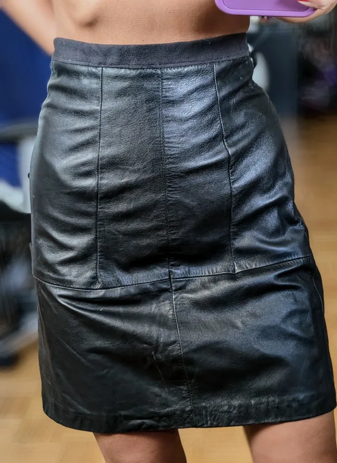 Black Natural Leather Skirt image indicator(2)