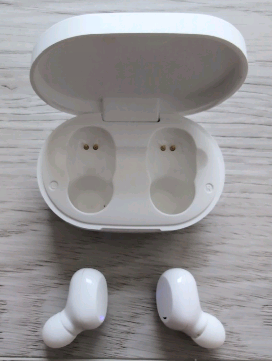 Press Play White Wireless Earbuds - photo 4