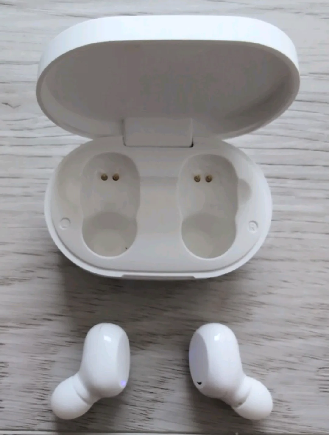 Press Play White Wireless Earbuds image indicator(4)
