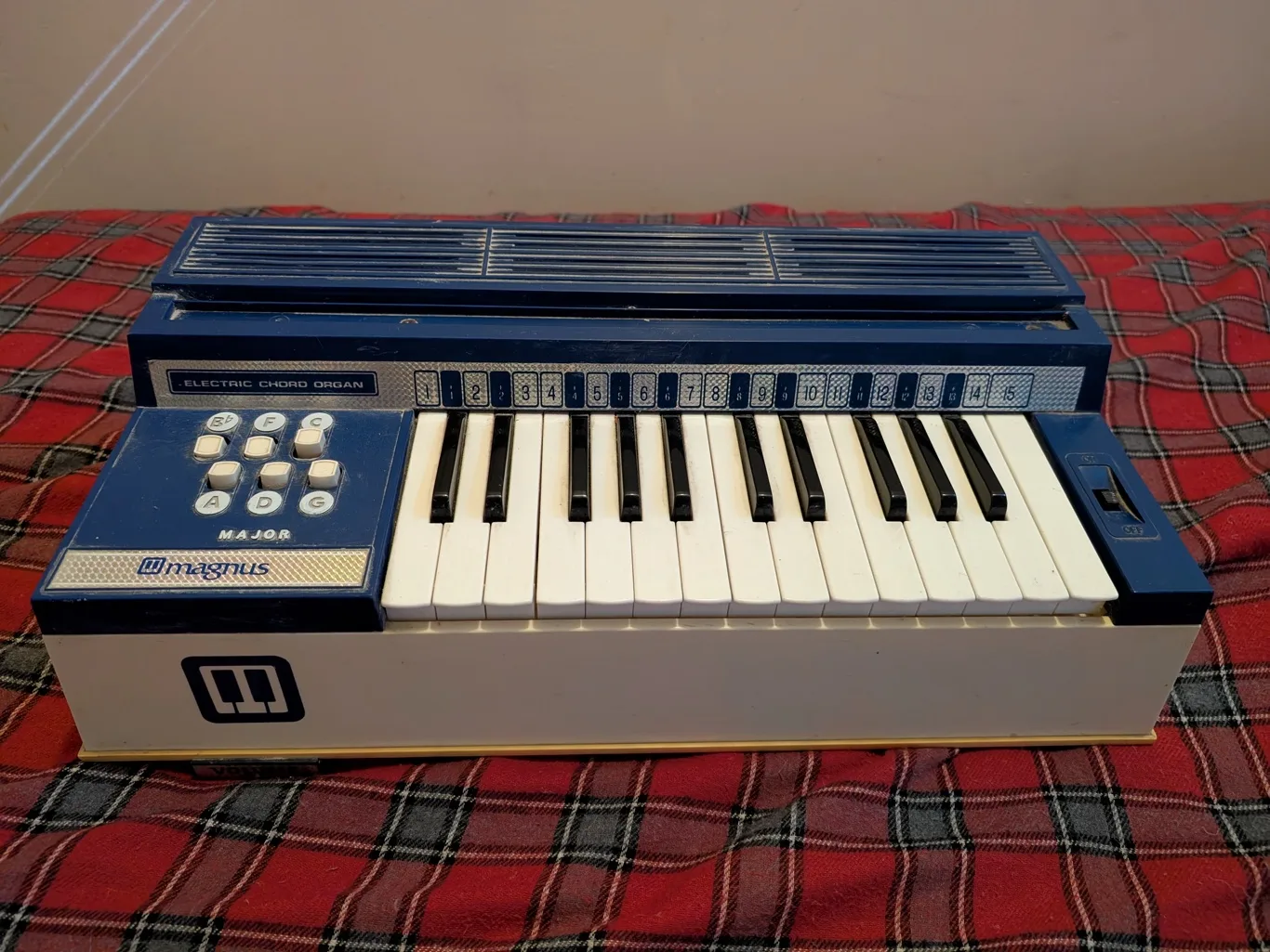 vintage Magnus electric chord organ thumbnail