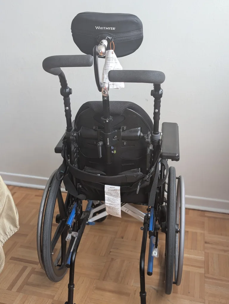 Zippie Xscape Wheelchair and kids small size Zimmer's/splints image indicator(4)