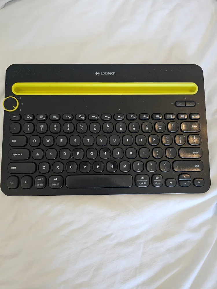 Logitech K480 Bluetooth Multi-Device Keyboard thumbnail