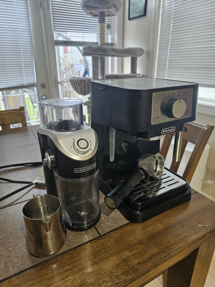 DeLonghi Espresso Machine Set with Grinder & Frothing Pitcher - photo 2