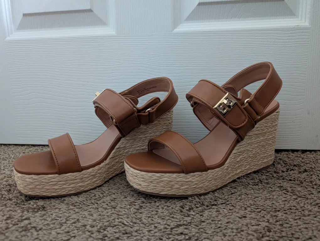 Steve Madden Ankle strap wedge sandal image indicator(3)
