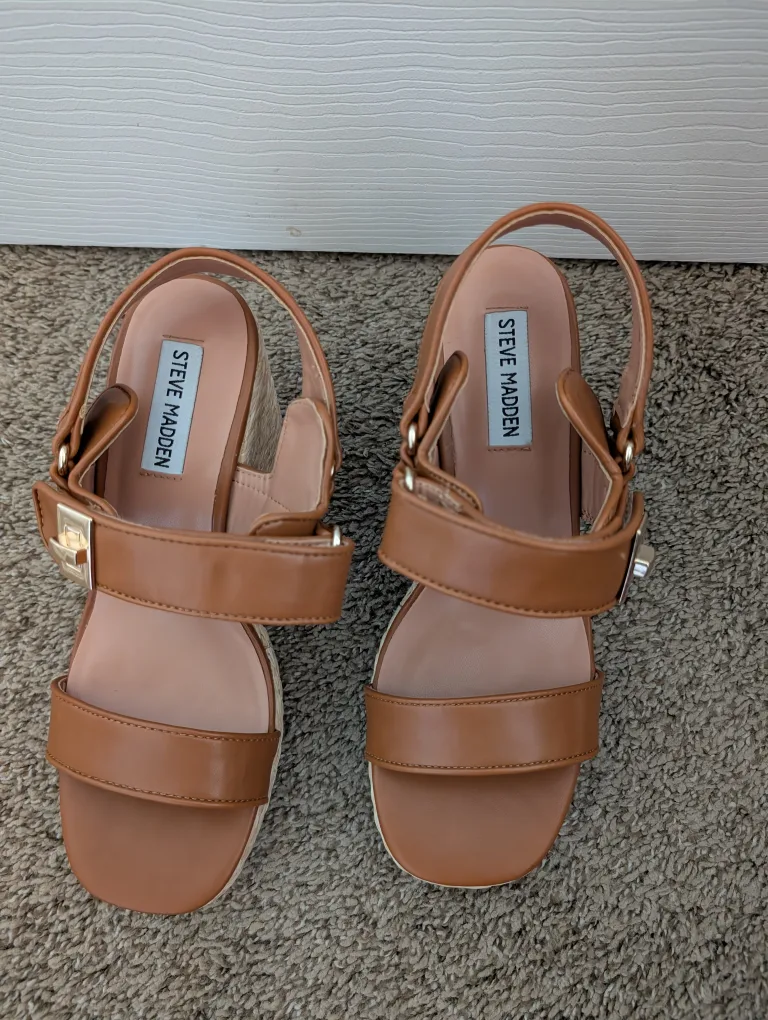 Steve Madden Ankle strap wedge sandal image indicator(5)
