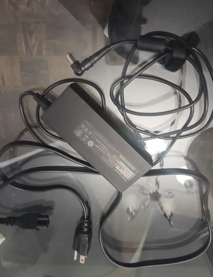 Targus APA93US Universal Laptop Charger image indicator(2)