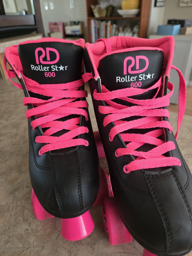 Roller Derby Roller Star 600 Women's Roller Skates - size 9