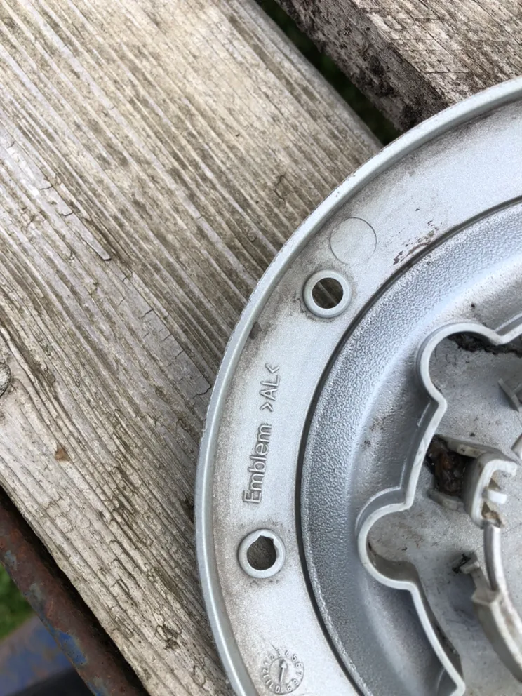 2006-2009 Volkswagen Golf Jetta Touran Center Hub cover caddies image indicator(9)