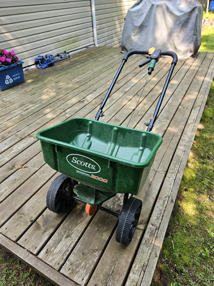 Scotts SpeedyGreen 2000 Spreader