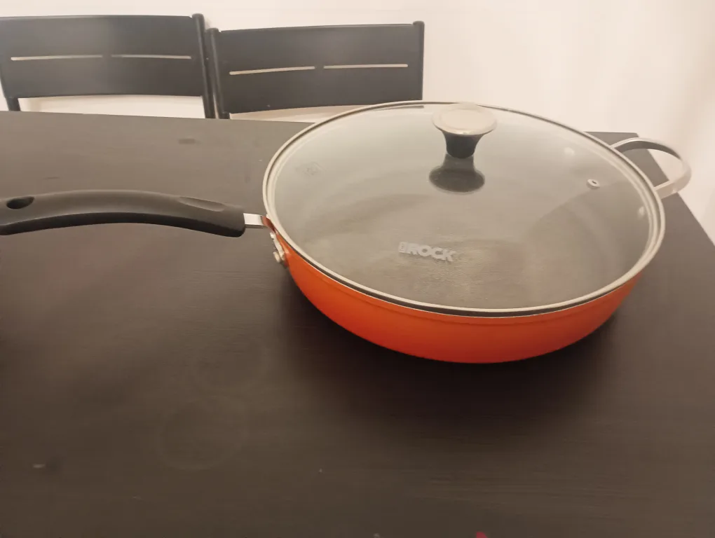 Large pan with lid thumbnail