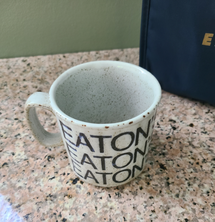 Eaton's Makeup Bag & Mug - photo 3