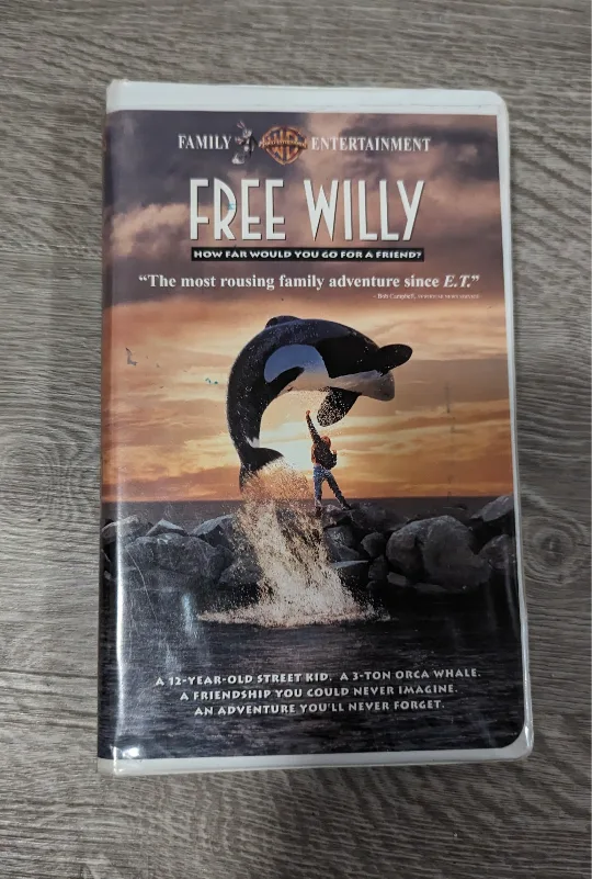 Free Willy VHS Tape Movie thumbnail