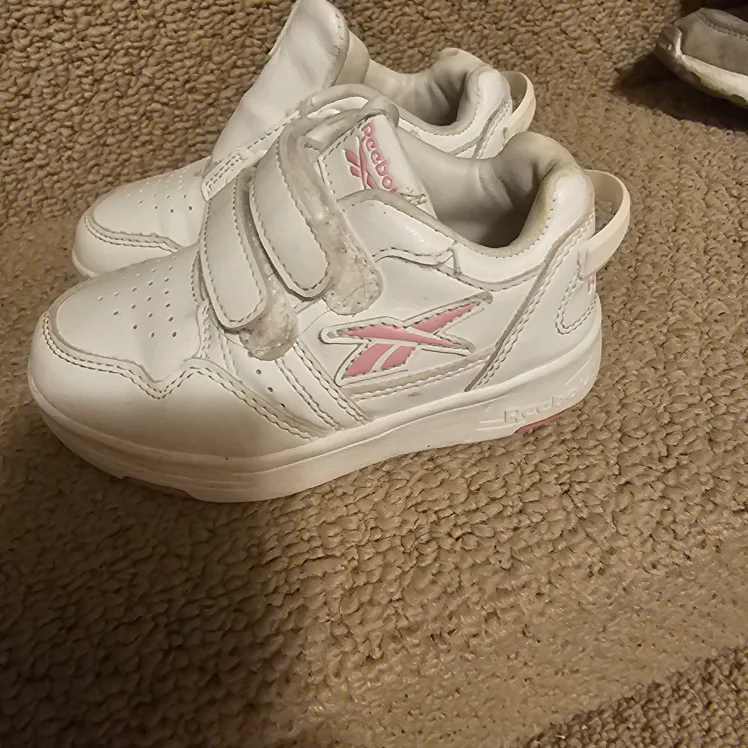 Reebok White/Pink Toddler Shoes - Size 7.5 thumbnail