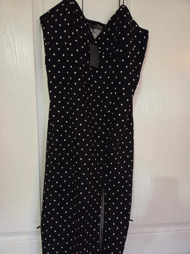 Pretty Little Thing Polka Dot Dress - Size Large image indicator(4)