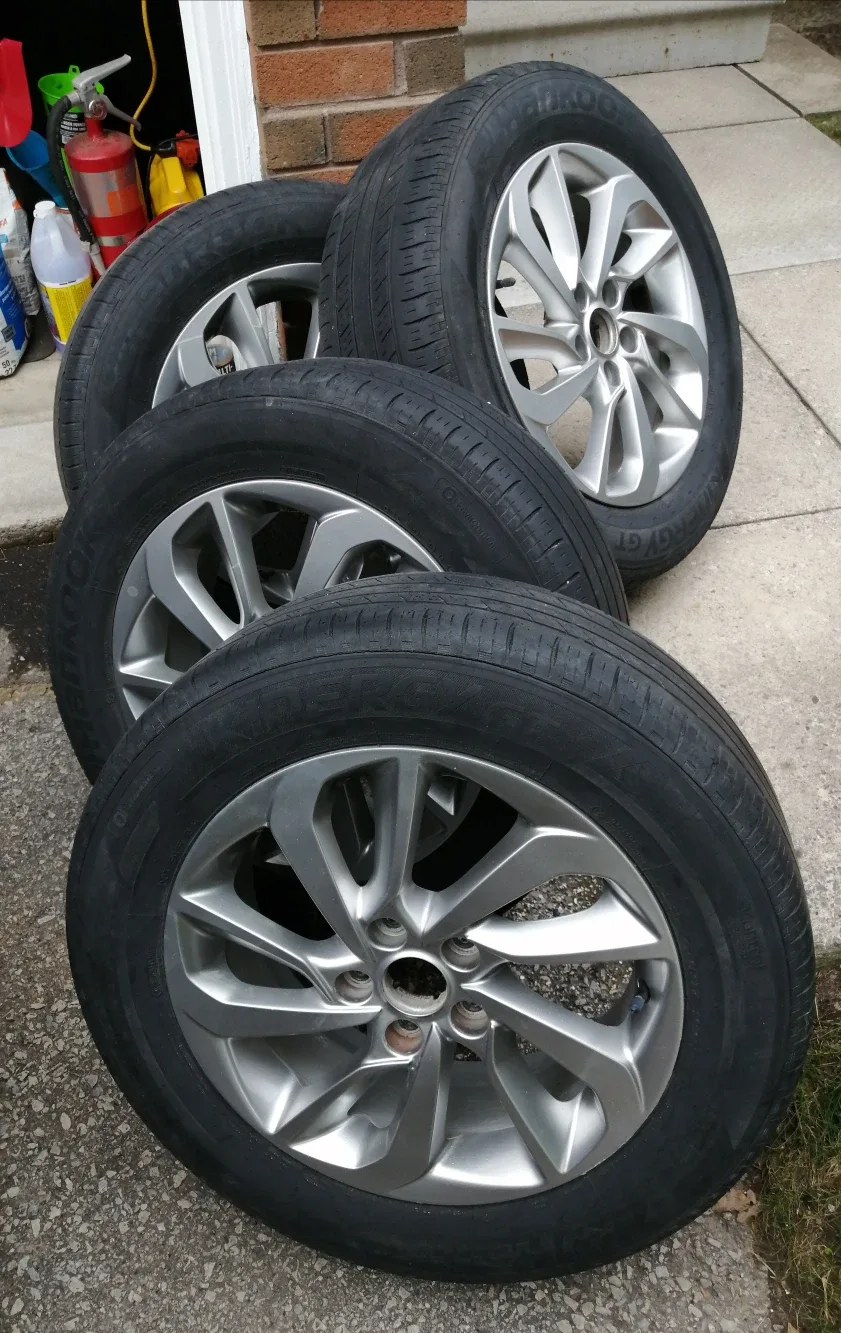 Hyundai Rims and Hankook Tires image indicator(3)