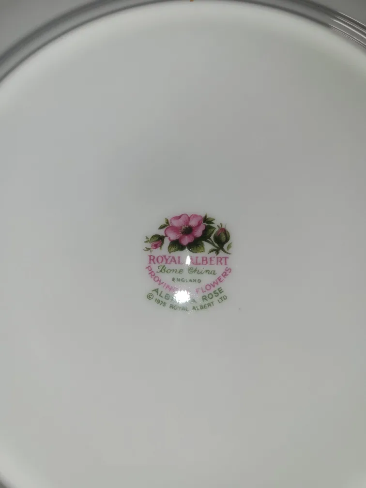 Set of 6 Floral Patterned Royal Albert Bone China Plates image indicator(3)