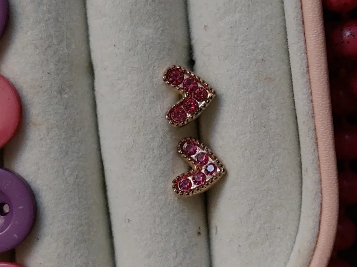 Heart Stud Earrings - Pink thumbnail