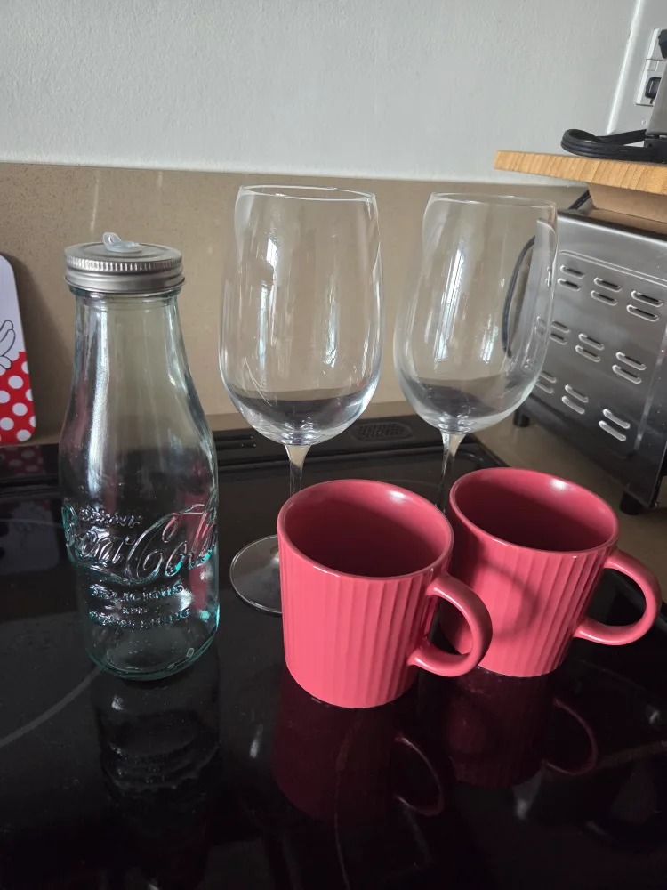 Coca-Cola Bottle Glass & Wine Glasses & Pink Mugs 🇨🇦 thumbnail