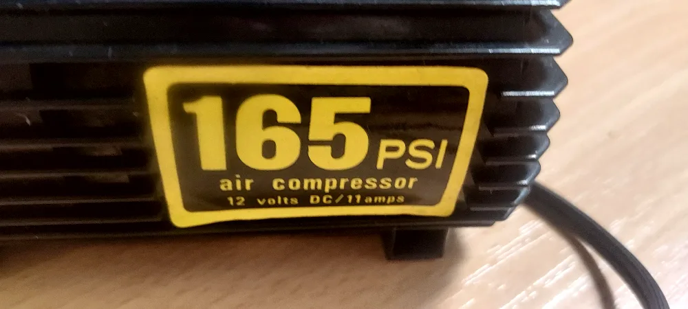 Air Compressor - 12 Volts thumbnail