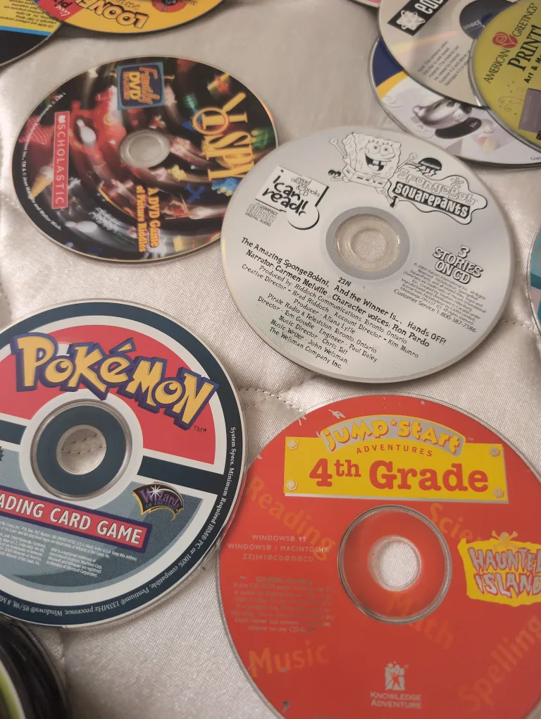 Vintage PC Game CD-ROM Collection image indicator(2)