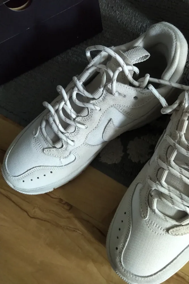 brand new!! Nike Air Force 1 Sculpt Cream Sneakers - Size 7 image indicator(4)