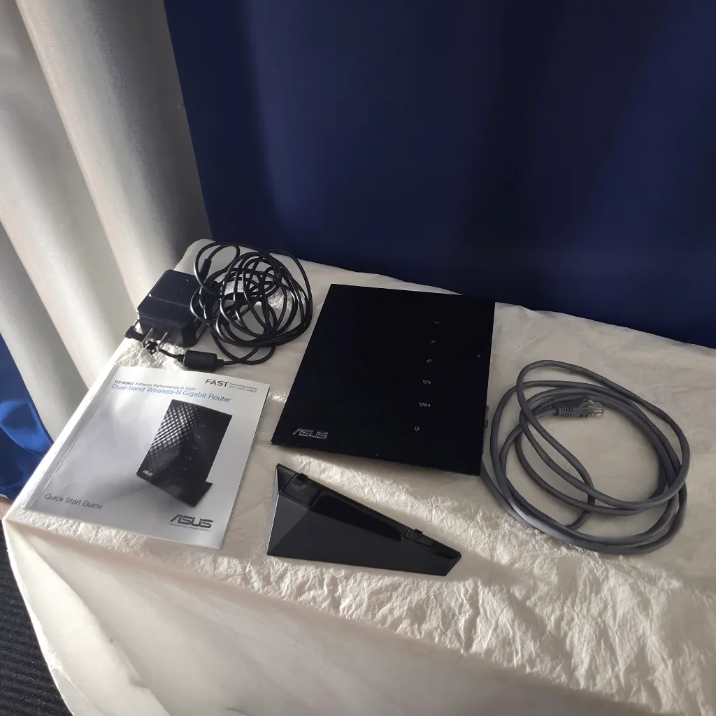 ASUS RT-N56U Dual-Band Wireless-N Gigabit Router thumbnail