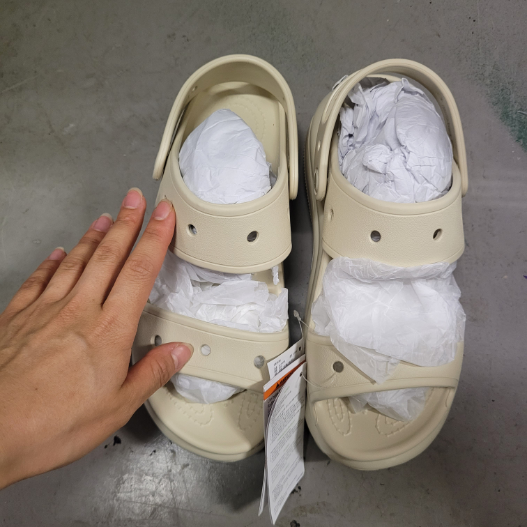 Crocs Mega Crush Platform Sandals Size 7 - photo 2