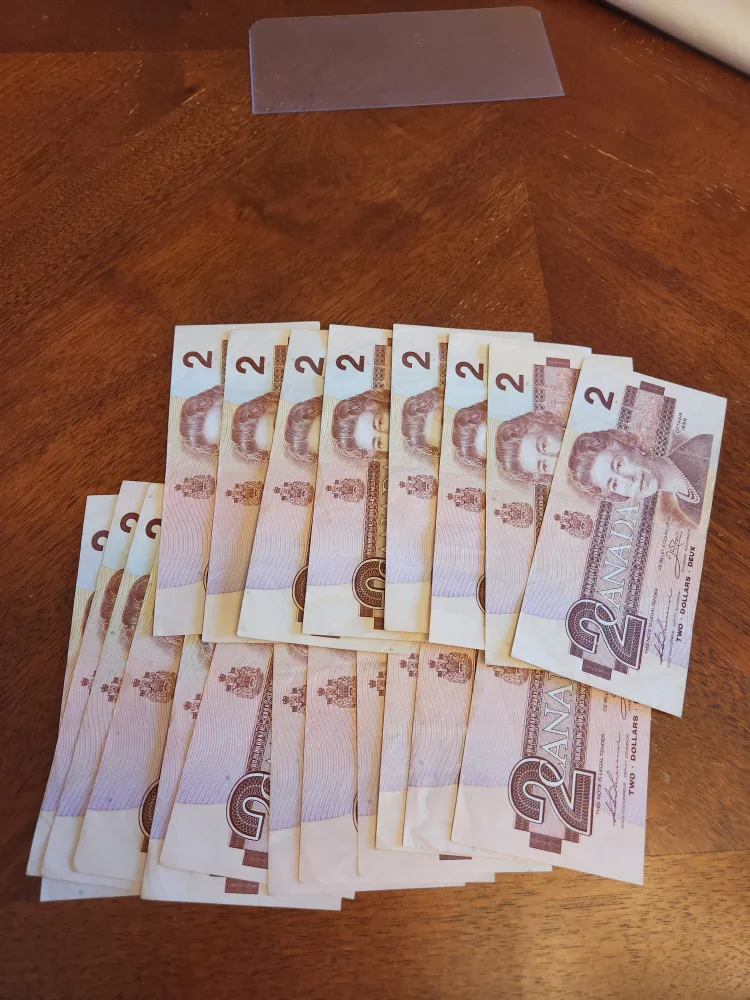 Canadian banknotes Two's x 20 Pieces thumbnail