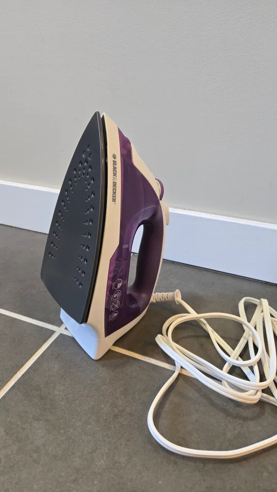 Black & Decker Purple Steam Iron image indicator(2)