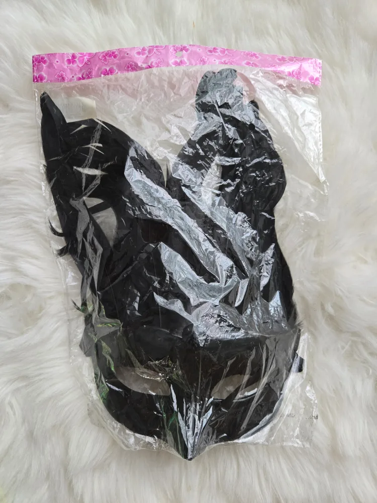 New Black Masquerade Mask thumbnail