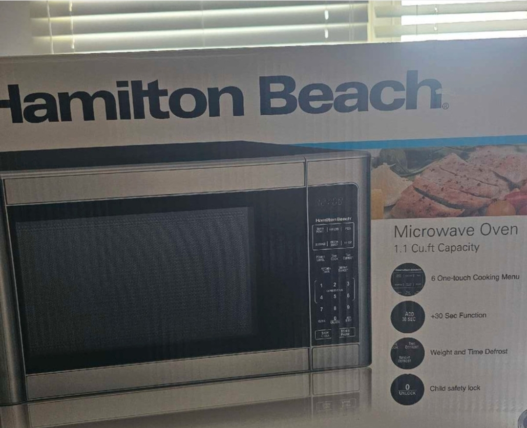 Hamilton Beach Microwave Oven - 1.1 cu. ft. NEW