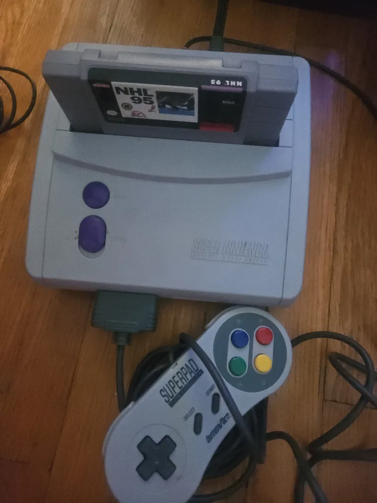 Super Nintendo Console SNES SNS-101 with Controller thumbnail