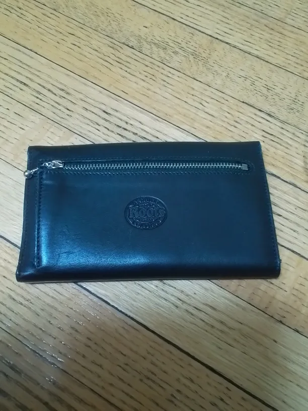 Roots Black Leather Wallet image indicator(2)