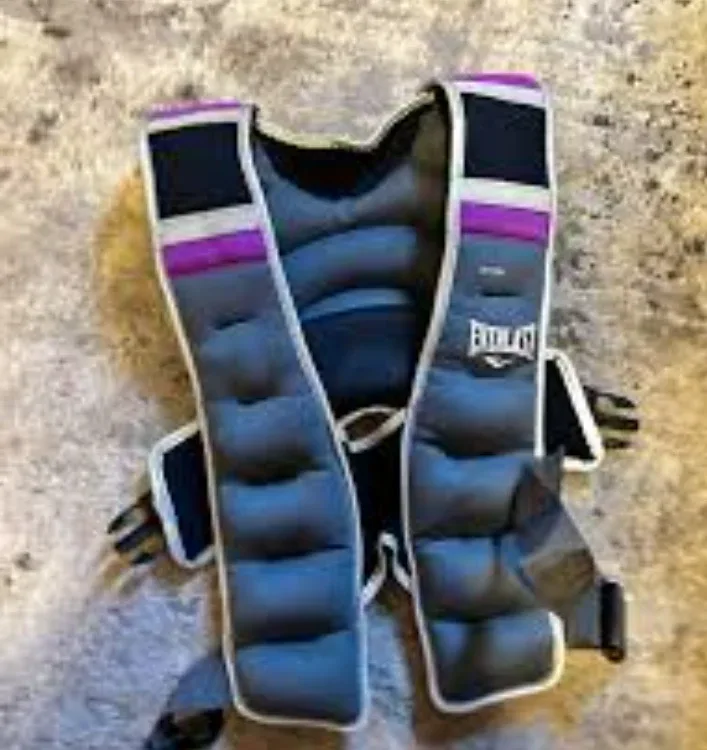 Everlast F.I.T. Adjustable Weighted Vest (10lbs) image indicator(3)