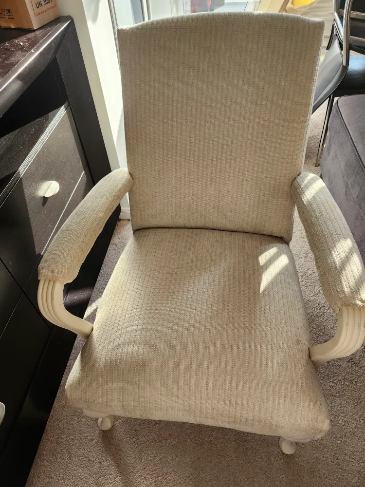 Accent Chair image indicator(6)