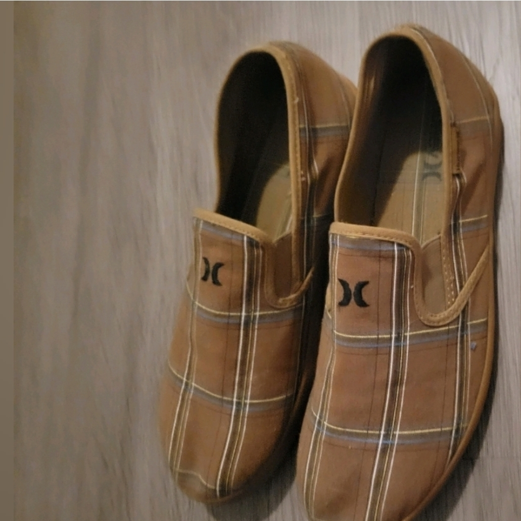 Hurley Plaid Slip-On Shoes size 10 🇨🇦
