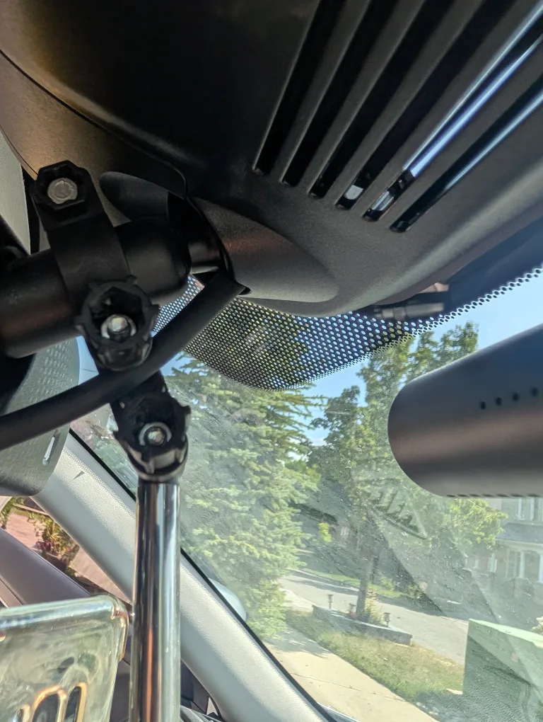 EUC - Rearview Mirror Car Phone Mount image indicator(8)