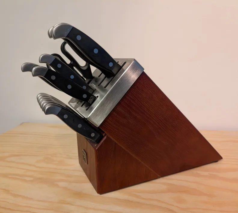 Henckels Statement 14 Piece Self-Sharpening Knife Block image indicator(2)