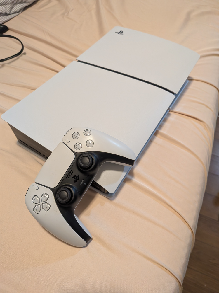 PlayStation 5 (PS5) Slim Digital Edition + Controller