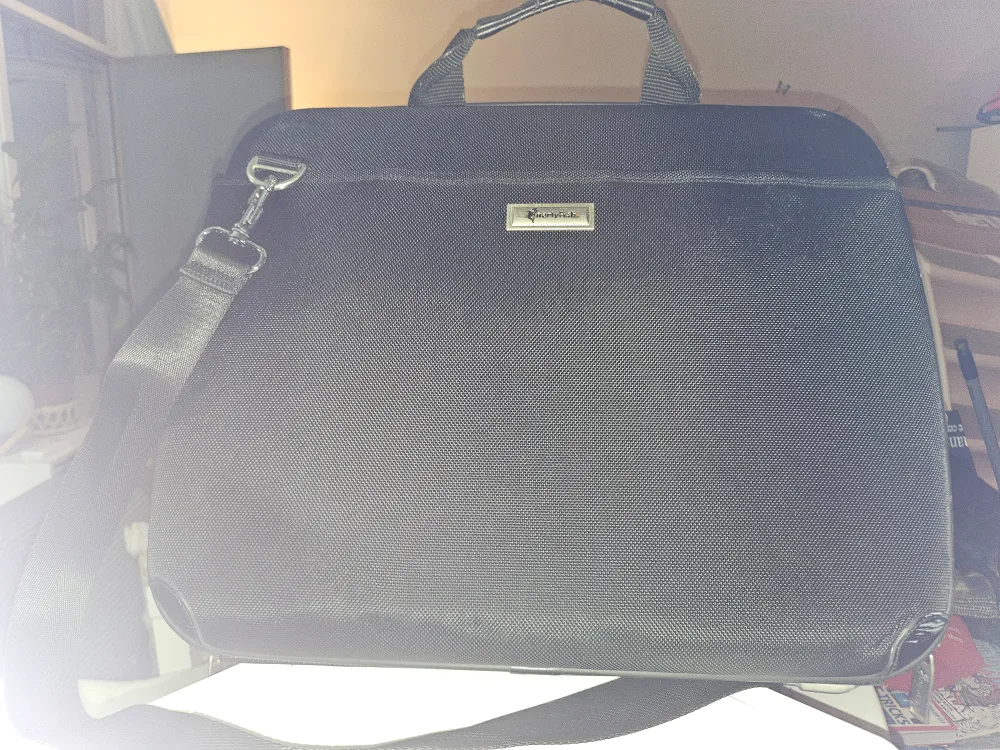 GnarlyFish Laptop Bag Hard Carrying Case, Black 17 inch image indicator(10)