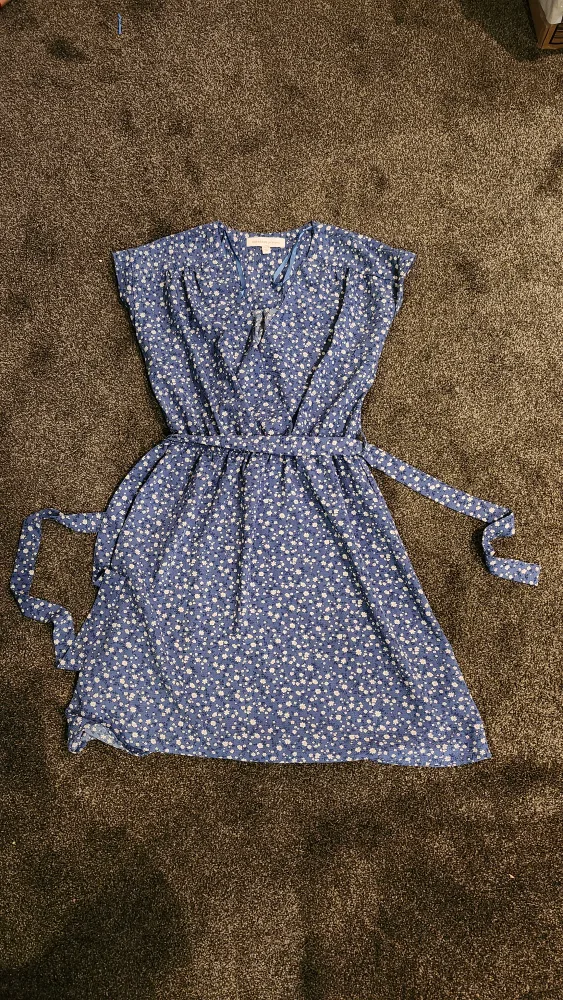 Monteau Los Angeles Blue Floral Dress - Size M thumbnail