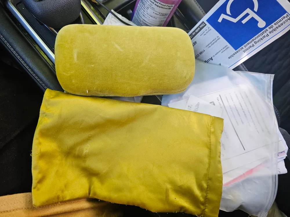 Gucci Flip-up Sunglasses with Case need to be gone asap image indicator(5)