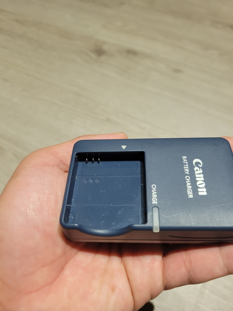 Canon Battery Charger CB-2LV - photo 2