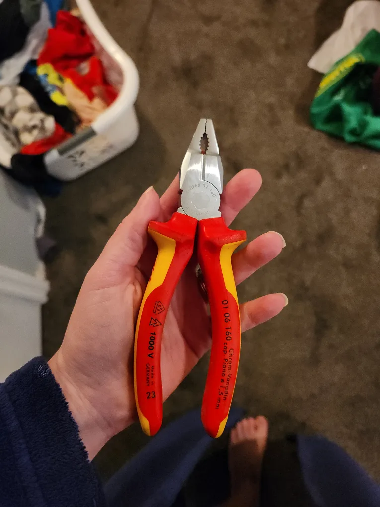 Knipex 01 06 160 Insulated Combination Pliers thumbnail