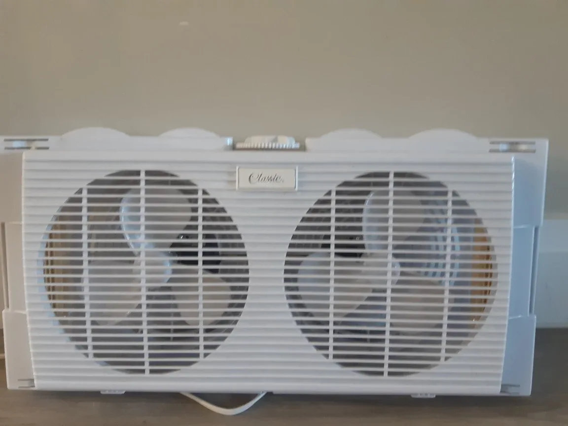 Classic Window Fan - White thumbnail