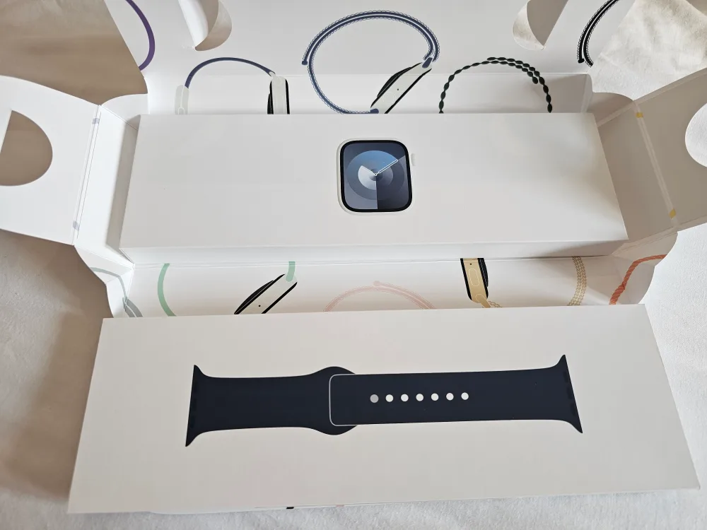 (New) Apple Watch Series 9 45mm Silver Aluminium M/L GPS thumbnail