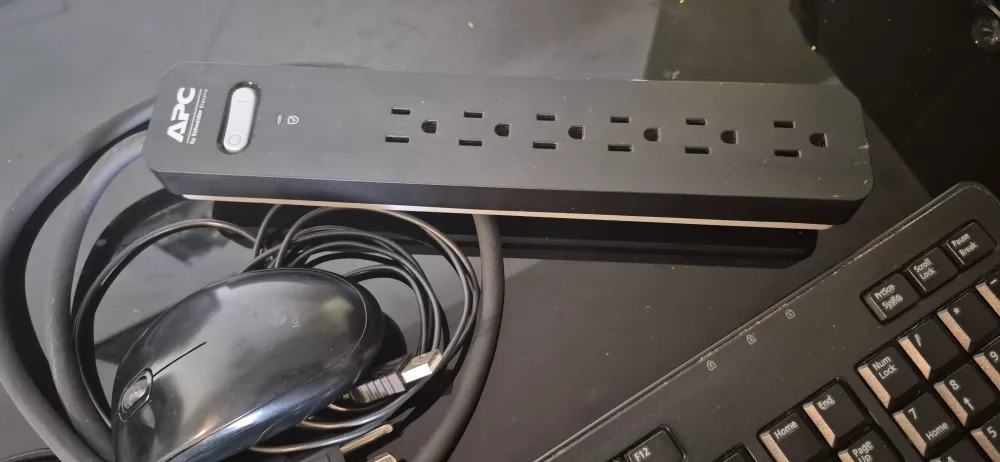 Dell Wired Keyboard, APC Surge Protector, Mouse image indicator(4)